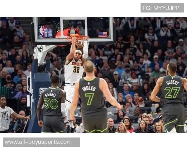 爱德华兹巧妙突破包夹精准传球助攻戈贝尔精彩扣篮得分