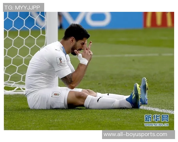 苏亚雷斯遭对方球员侵犯倒地牙哥愤怒指责裁判失职