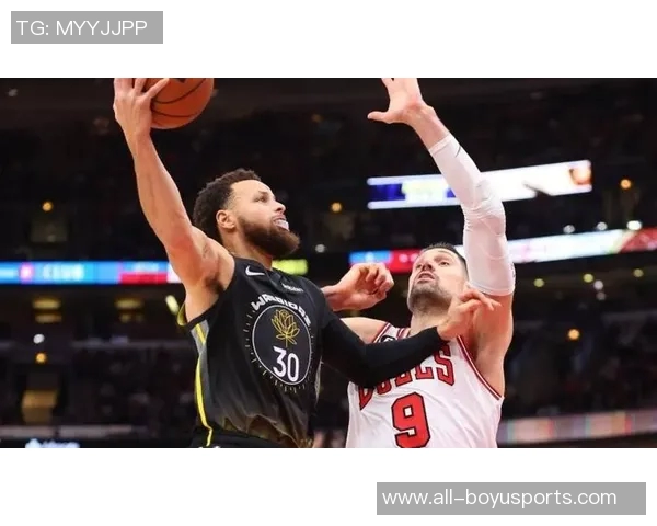 库里本赛季对阵拓者表现惊艳却遭遇三连败令人唏嘘