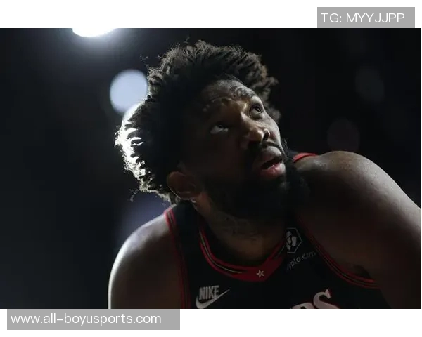 恩比德全能表现28投11中砍下34分10篮板8助攻罚球命中率极高 恩比德全能表现28投11中砍下34分10篮板8助攻罚球命中率极高