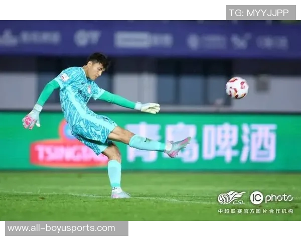 李昊基本确认留在西海岸杨希或将加盟海港队 李昊基本确认留在西海岸杨希或将加盟海港队