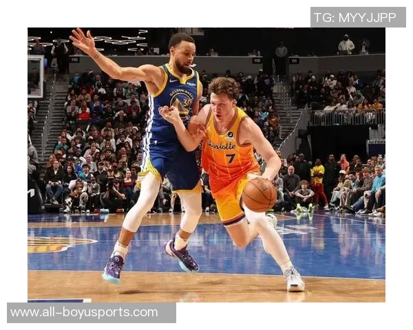 克尼佩尔表现出色4号秀11投5中贡献14分4篮板3助攻正负值高达18 克尼佩尔表现出色4号秀11投5中贡献14分4篮板3助攻正负值高达18