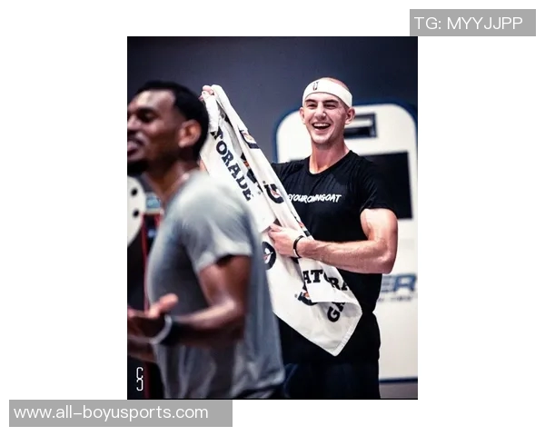 罗伊斯坦言面对指责心态平和幸福于洛杉矶银河的生活与挑战 罗伊斯坦言面对指责心态平和幸福于洛杉矶银河的生活与挑战